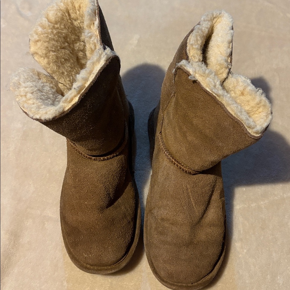 Cozy Brown Shearling-Lined Boots